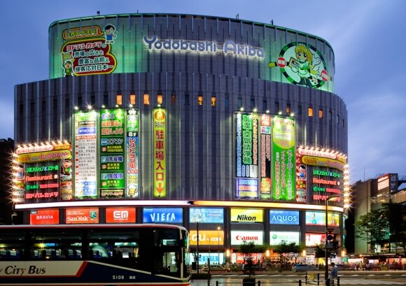 http://www.otaku2.com/images/article_pic/content/1259823156-yodabashi_HDR_20090921_174613_3.jpg